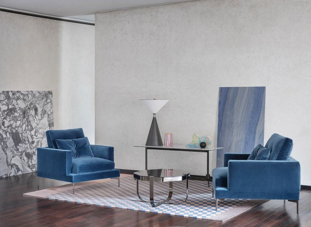 Итальянское кресло Saba Essentiel armchair
