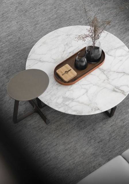Итальянский журнальный столик Fidelio SMALL TABLE ELLIPTICAL