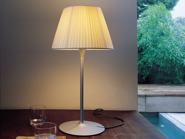 Итальянский светильник от Flos - Romeo Moon Table 1