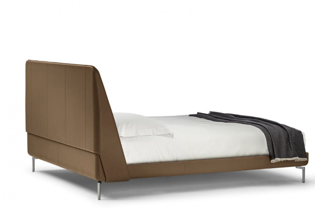 Итальянская кровать Coupè Bed от Poltrona Frau